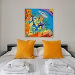 Niccolini Sarpi Food&design Modern In Chinatown Apartment *