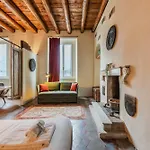 شقة Easytopstay - Porta Garibaldi Antique Charm *