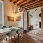 شقة Easytopstay - Porta Garibaldi Antique Charm *