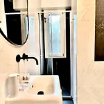 Casa Angelo Design Flat - Milan, Porta Venezia, 3 Metro Stops Duomo アパート