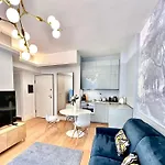 Casa Angelo Design Flat - Milan, Porta Venezia, 3 Metro Stops Duomo ミラノ