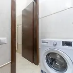 Apartment Charming 2-bedroom In Milanese Building