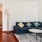 Youhosty - Cechov 21 Milan