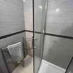 Spacious 2br 2ba Porta Venezia Walk To Fs