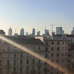 דירה Spacious Near Metro Loreto מילאנו
