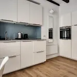 Just Urban - Cozy 1-br In Center - Steps M2 And M4 Metro *
