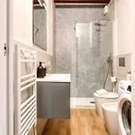 Just Urban - Cozy 1-br In Center - Steps M2 And M4 Metro * Milan
