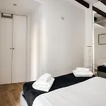 Apartment Just Urban - Cozy 1-br In Center - Steps M2 And M4 Metro