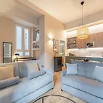 5' From Station, Elegance And Class Mailand