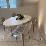 Sunny Design Penthouse 2br 2ba 8 Min To Duomo 아파트 *