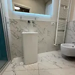 아파트 Sunny Design Penthouse 2br 2ba 8 Min To Duomo *