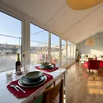 Tricolore Skyline Terrace *