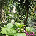 Δωμάτια σε οικογενειακή κατοικία With A Garden