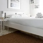 Apartment Contrasti - Black & White *