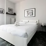 Contrasti - Black & White Mailand