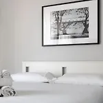 Apartment Contrasti - Black & White Mailand
