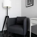 Contrasti - Black & White Apartment Mailand