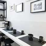 Contrasti - Black & White Apartment *