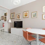 Guesthost - M1 Pasteur With Balcony Appartamento