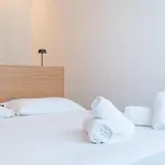 Splendid One Bedroom De Angeli 2nd Fl - Mirable Pm アパート *