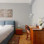 Apartment Guesthost - Unimi & Politecnico Roomy With Balcony *