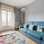 Apartment Guesthost - Unimi & Politecnico Roomy With Balcony Milan