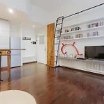 Apartman Guesthost - Modern And Cozy Near Amendola M1