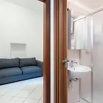 I-host - Transiti 7 Milán