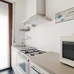 Apartment Guesthost - M4 California Bright Milan