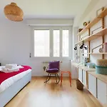 Guesthost - Bright And Modern Milano