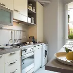 Guesthost - Corso Chic