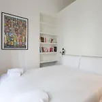 Apartman Guesthost - Modern And Cozy Near Amendola M1