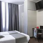 ホテル イビス スタイルズ チェントロ 3*