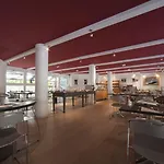 فندق Urban Hive 4*