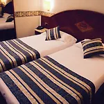 Mokinba Baviera Hotell