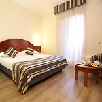 Hotell Mokinba Baviera Milano