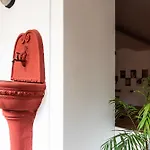 Youhosty - Secret Garden Apartment