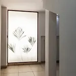 Youhosty - Secret Garden Apartment *