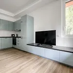 Joivy Stylish 2-bedroom Flat Near Citylife District شقة *