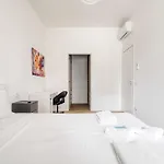 Joivy Stylish 2-bedroom Flat Near Citylife District *