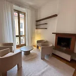 70s Vibes Flat Close To Bocconi
