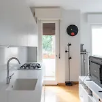 Cozy Two Bedrooms Fiera - Mirable Pm Διαμέρισμα *