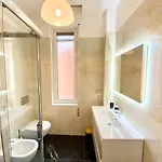 Penthouse With Panoramic Terrace-8 Minutes From The Duomo Апартаменты *