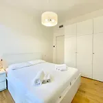 Penthouse With Panoramic Terrace-8 Minutes From The Duomo Апартаменты *