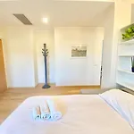 Penthouse With Panoramic Terrace-8 Minutes From The Duomo Милан