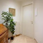 Gigliomilanestates - Luxury In Duomo Apartment *