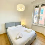 Penthouse With Panoramic Terrace-8 Minutes From The Duomo *