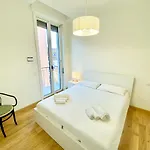 Penthouse With Panoramic Terrace-8 Minutes From The Duomo Апартаменты Милан