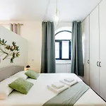 Apartment Exclusive Loft With Private Garden In Center At Navigli - 10min To Duomo