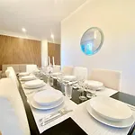 Penthouse With Panoramic Terrace-8 Minutes From The Duomo Апартаменты *